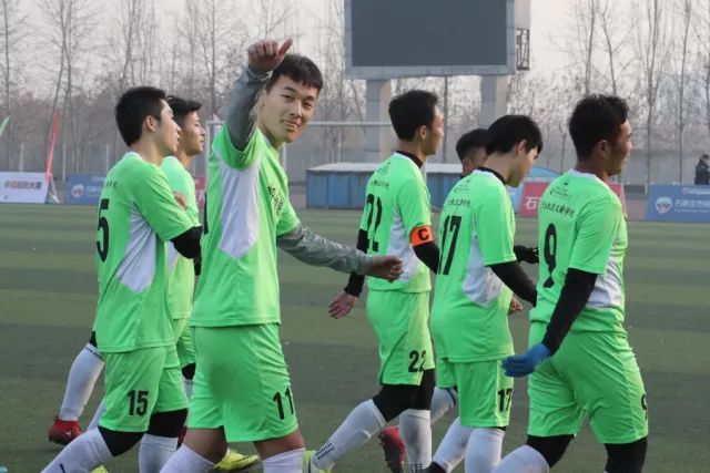 塔图姆25+10+9霍福德22+15 绿军4-1淘汰骑士